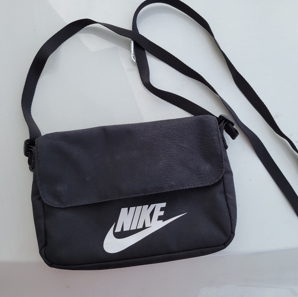 Nike cross body bag